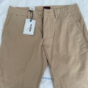 Men’s Untuckit Straight Khaki Pants